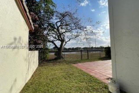 Casa en venta en Coral Springs, Florida, 3 dormitorios, 162.49 m2 № 2030889 - foto 22