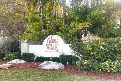 Casa en venta en Coral Springs, Florida, 3 dormitorios, 162.49 m2 № 2030889 - foto 26