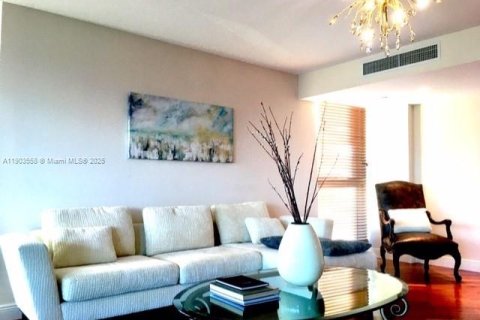 Copropriété à louer à Surfside, Floride: 3 chambres, 230.4 m2 № 1955067 - photo 17