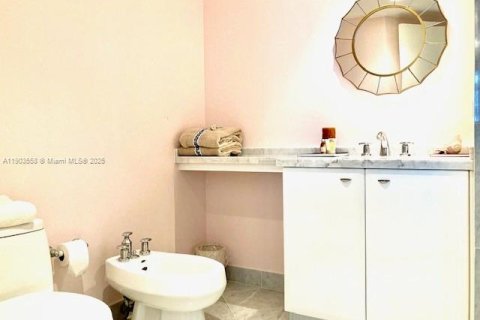 Copropriété à louer à Surfside, Floride: 3 chambres, 230.4 m2 № 1955067 - photo 27