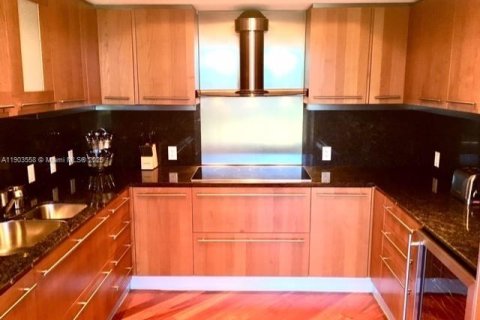 Copropriété à louer à Surfside, Floride: 3 chambres, 230.4 m2 № 1955067 - photo 7