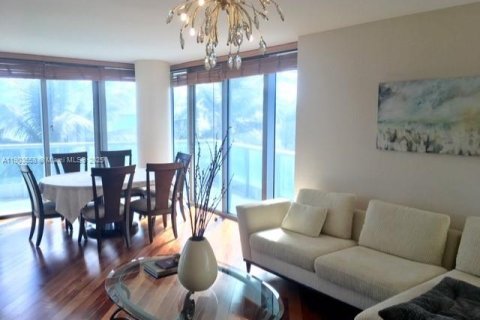 Copropriété à louer à Surfside, Floride: 3 chambres, 230.4 m2 № 1955067 - photo 2