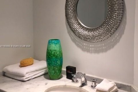 Copropriété à louer à Surfside, Floride: 3 chambres, 230.4 m2 № 1955067 - photo 16