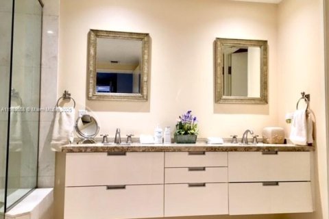 Copropriété à louer à Surfside, Floride: 3 chambres, 230.4 m2 № 1955067 - photo 13