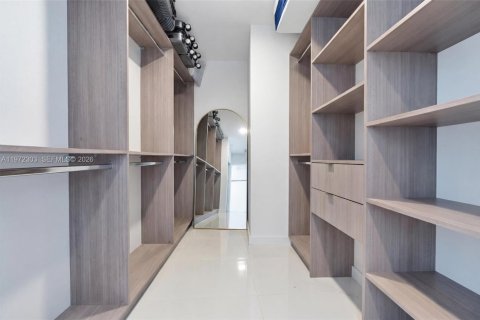 Condominio en venta en Miami, Florida, 3 dormitorios, 201.13 m2 № 2033034 - foto 28