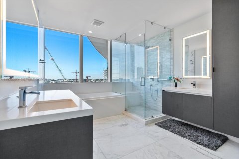 Condominio en venta en Miami, Florida, 3 dormitorios, 201.13 m2 № 2033034 - foto 27