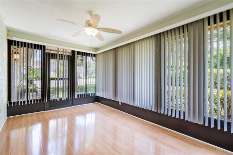 Condo in Dunedin, Florida, 2 bedrooms № 2318943 - photo 13