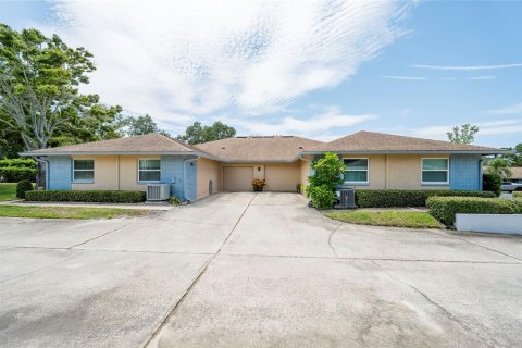 Condo in Dunedin, Florida, 2 bedrooms  № 2318943