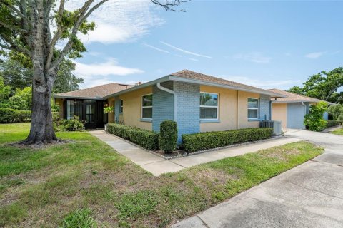 Condo in Dunedin, Florida, 2 bedrooms № 2318943 - photo 3