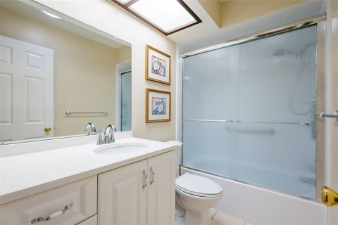 Condo in Dunedin, Florida, 2 bedrooms № 2318943 - photo 22