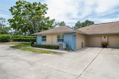 Condo in Dunedin, Florida, 2 bedrooms № 2318943 - photo 2