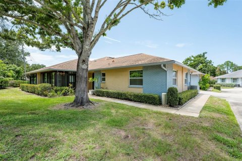 Condo in Dunedin, Florida, 2 bedrooms № 2318943 - photo 4