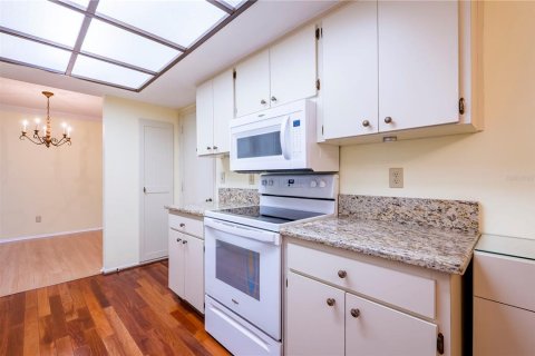 Condo in Dunedin, Florida, 2 bedrooms № 2318943 - photo 19