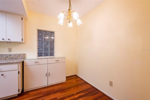 Condo in Dunedin, Florida, 2 bedrooms № 2318943 - photo 17
