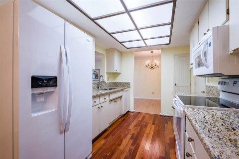Condo in Dunedin, Florida, 2 bedrooms № 2318943 - photo 20