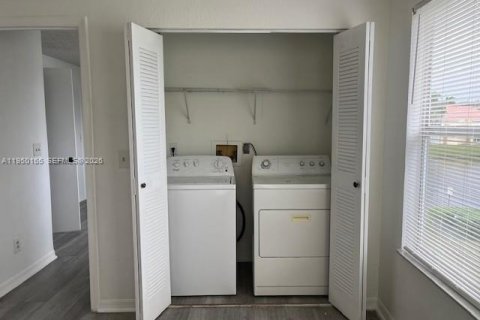 Copropriété à louer à Sunrise, Floride: 2 chambres, 98.94 m2 № 2005847 - photo 22