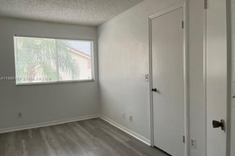 Copropriété à louer à Sunrise, Floride: 2 chambres, 98.94 m2 № 2005847 - photo 19