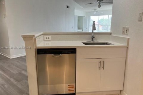 Copropriété à louer à Sunrise, Floride: 2 chambres, 98.94 m2 № 2005847 - photo 9