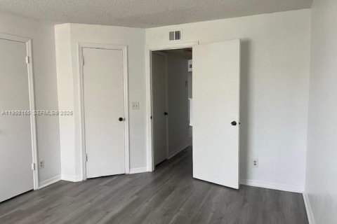 Copropriété à louer à Sunrise, Floride: 2 chambres, 98.94 m2 № 2005847 - photo 18