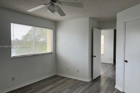 Copropriété à louer à Sunrise, Floride: 2 chambres, 98.94 m2 № 2005847 - photo 10