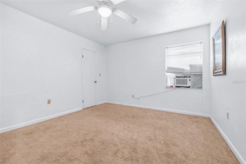 House in Land O' Lakes, Florida 4 bedrooms, 202.99 sq.m. № 2394090 - photo 29