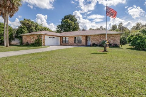 House in Land O' Lakes, Florida 4 bedrooms, 202.99 sq.m. № 2394090