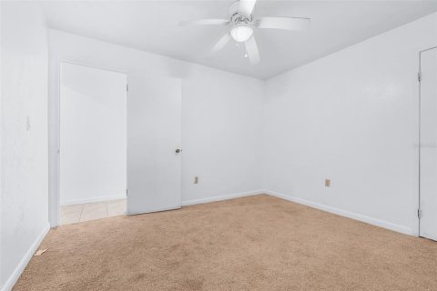 House in Land O' Lakes, Florida 4 bedrooms, 202.99 sq.m. № 2394090 - photo 30