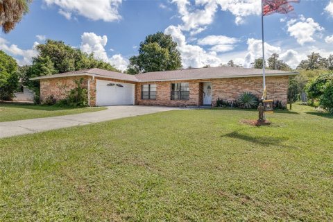 House in Land O' Lakes, Florida 4 bedrooms, 202.99 sq.m. № 2394090 - photo 3