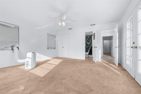 House in Land O' Lakes, Florida 4 bedrooms, 202.99 sq.m. № 2394090 - photo 26