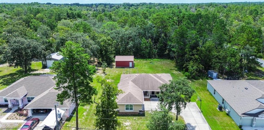 Villa ou maison à Brooksville, Floride 4 chambres, 164.07 m2 № 2306619