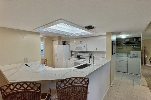 Condo in New Smyrna Beach, Florida, 3 bedrooms  № 1770137 - photo 25