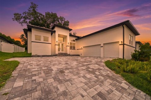Casa en Apopka, Florida 4 dormitorios, 245.45 m2 № 2342028