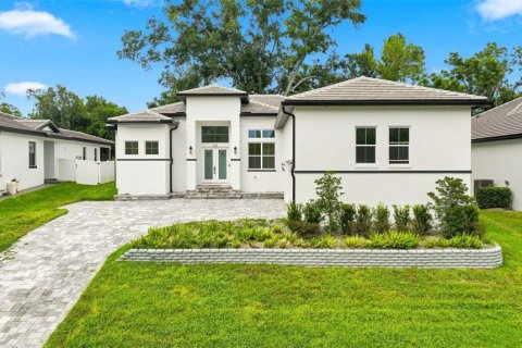Купить виллу или дом в Апопка, Флорида 11 комнат, 245.45м2, № 2342028 - фото 2