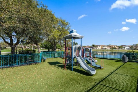 Casa en venta en Homestead, Florida, 3 dormitorios, 190.26 m2 № 2047344 - foto 23