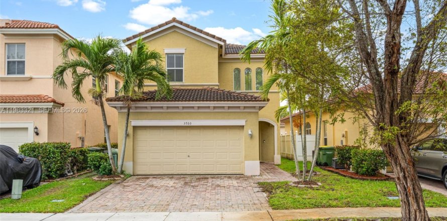 Casa en Homestead, Florida 3 dormitorios, 190.26 m2 № 2047344