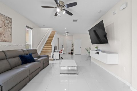 Casa en venta en Homestead, Florida, 3 dormitorios, 190.26 m2 № 2047344 - foto 10