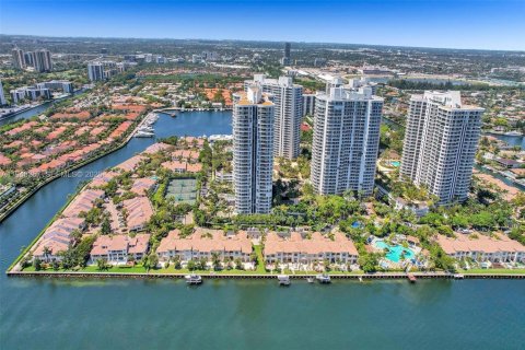 Copropriété à vendre à Aventura, Floride: 3 chambres, 275.92 m2 № 2152975 - photo 22
