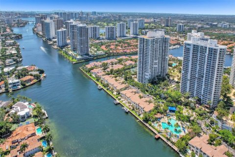 Copropriété à vendre à Aventura, Floride: 3 chambres, 275.92 m2 № 2152975 - photo 23
