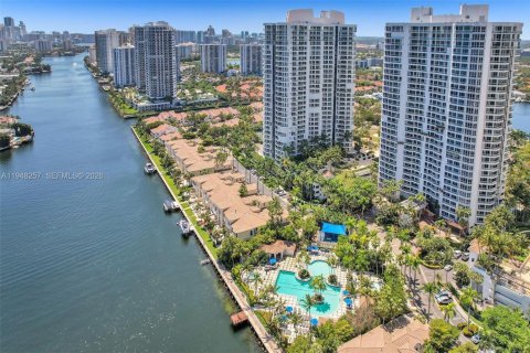 Copropriété à vendre à Aventura, Floride: 3 chambres, 275.92 m2 № 2152975 - photo 25
