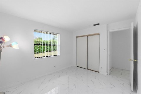 House in Tamarac, Florida 3 bedrooms, 138.52 sq.m. № 2083729 - photo 20