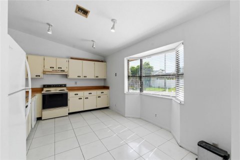 House in Tamarac, Florida 3 bedrooms, 138.52 sq.m. № 2083729 - photo 13