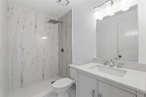 House in Tamarac, Florida 3 bedrooms, 138.52 sq.m. № 2083729 - photo 21