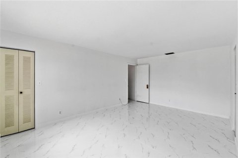 House in Tamarac, Florida 3 bedrooms, 138.52 sq.m. № 2083729 - photo 24