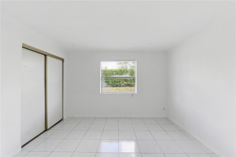 House in Tamarac, Florida 3 bedrooms, 138.52 sq.m. № 2083729 - photo 17