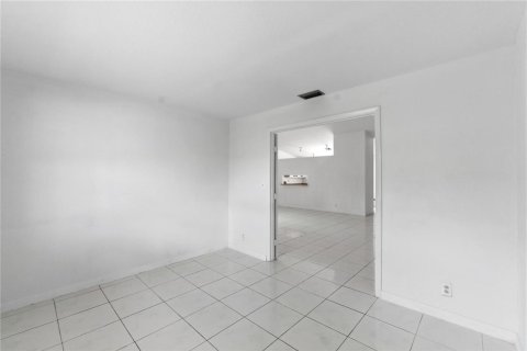 House in Tamarac, Florida 3 bedrooms, 138.52 sq.m. № 2083729 - photo 18