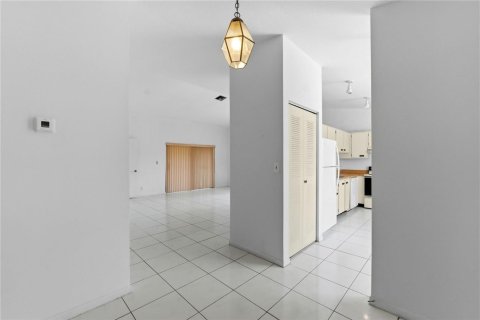 House in Tamarac, Florida 3 bedrooms, 138.52 sq.m. № 2083729 - photo 9