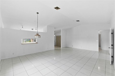 House in Tamarac, Florida 3 bedrooms, 138.52 sq.m. № 2083729 - photo 16