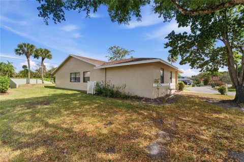 House in Tamarac, Florida 3 bedrooms, 138.52 sq.m. № 2083729 - photo 5