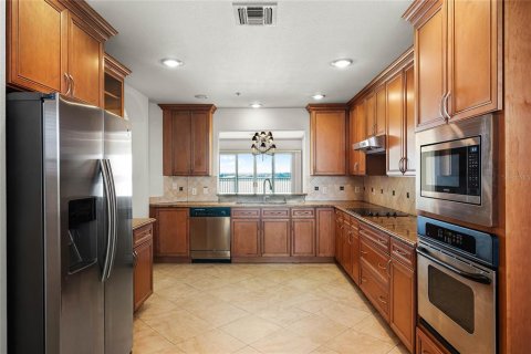 Condo in Orlando, Florida, 2 bedrooms  № 2228317 - photo 9
