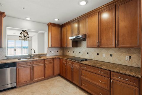 Condo in Orlando, Florida, 2 bedrooms  № 2228317 - photo 8
